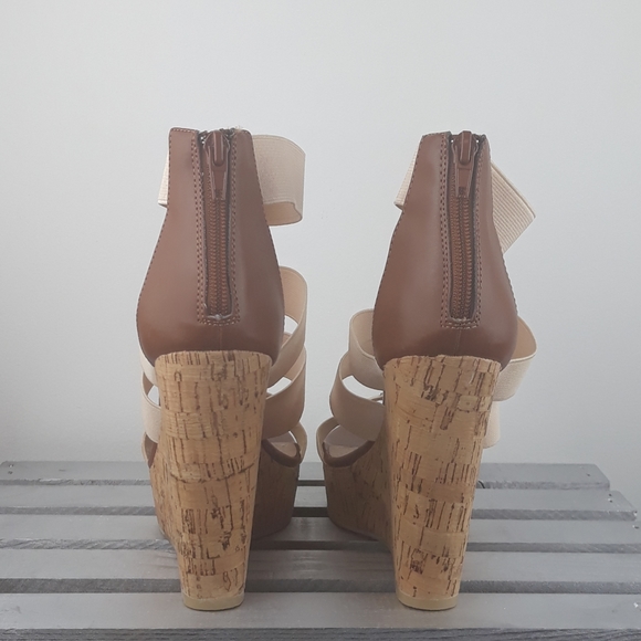 Steve Madden Wedge Heel Sandals - Picture 6 of 8